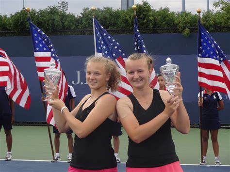 Tenistka barbora krejčíková porazila na roland garros američanku sloane stephensovou 6:2, 6:0 a zahraje tenis. John Holcomb´s blog: Kateřina Siniaková-Barbora Krejčíková vyhrály US Open