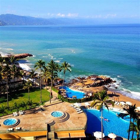 When you stay at this beach resort you can enjoy umbrellas and sun loungers. Sunset Plaza Beach Resort & Spa Puerto Vallarta | Beach ...