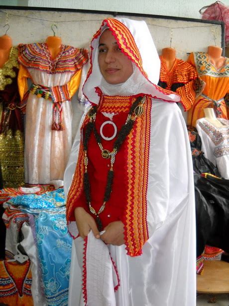 Robe kabyle de mariage 2016/2017, robe kabyle en ligne , robe kabyle avec burnous. Robe kabyle tizi ouzou