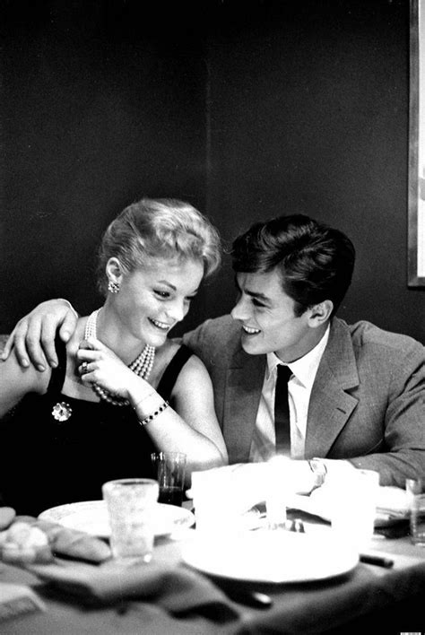 Il sito di gif animate più raffinato, seducente, frizzante, prelibato, inebriante. Alain Delon and Romy Schneider