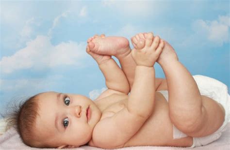 Pembuangan bayi adalah simptom kepada isu yang lebih besar. 4 Petua Hilangkan Sembelit Bayi dan Kanak-kanak