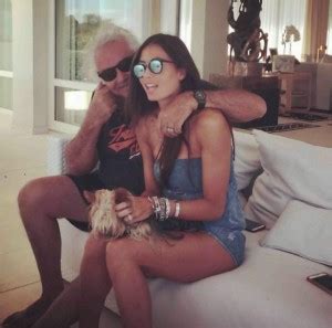La storia di briatore e gregoraci. Vip incinta e panzoni estate 2015