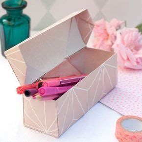 Schachtel falten anleitung schachteln falten origami schachteln diy schachteln geschenkschachtel basteln geschenkbox basteln diese längliche faltschachtel ist eine schöne verpackung für kleine geschenke, stifte oder kekse. Schnell gefaltete DIY Origami Geschenk-Schachteln ...