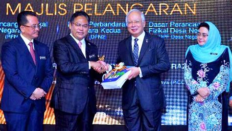 Menyediakan kajian penilaian dan pemantauan rfn dan melaporkannya. Malaysians Must Know the TRUTH: PM Najib lancar 3 dokumen ...