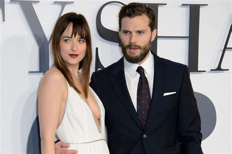 Get protected today and get your 70% discount. Dakota Johnson, Jamie Dornan et Marcia Gay Harden en plein ...