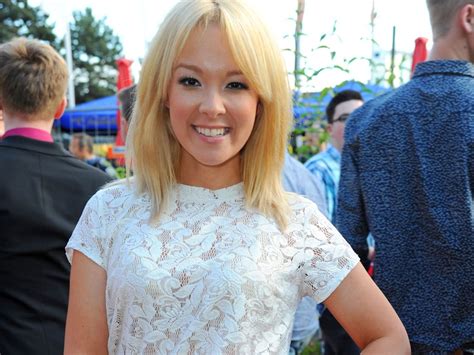 Fest steht, dass sich die beiden immerhin schon mehrfach getroffen haben. Neues RTL-Gesicht: Nela Lee verkuppelt Nackedeis ...