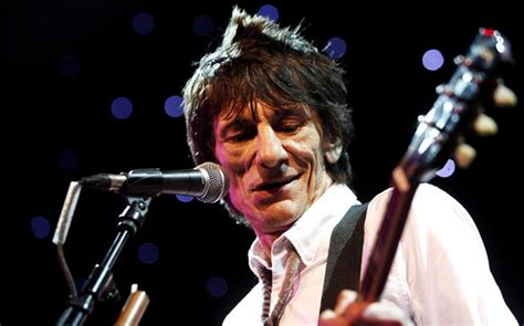 Maybe you would like to learn more about one of these? Ronnie Wood (Rolling Stones), a los 68 años será papaito ...