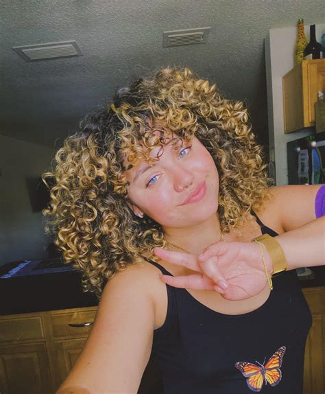 How to cut your own hair unicorn. cut my own hair doing the double unicorn cut method 🌝🦄 definitely recommend 😁 : curlyhair