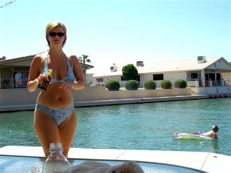 Glam amateur plowed at casting audition. Fond d'écran : gens, blond, mer, des lunettes de soleil ...