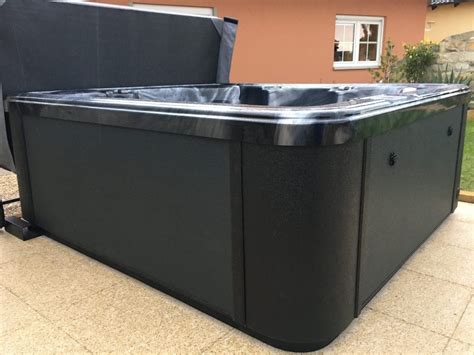 Der real markt in herne in der gutenbergstraße 7 ist ihre adresse für einen erfolgreichen einkauf! Outdoor Whirlpool Florida in schwarz mit Cover lift ...