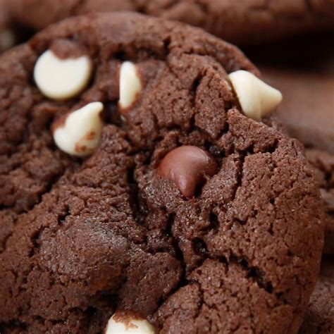 In the bowl of a stand mixer fitted with the beater blade (or with a hand. Irish Cookies Recipe : traditional irish cookie - Hershey ...