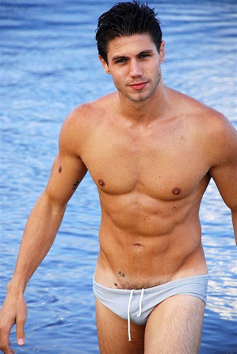 The national university of singapore (nus) was officially established on 8 august 1980 through the merger of nanyang university and the university of singapore. Famosos Nus Free: Jonas Sulzbach