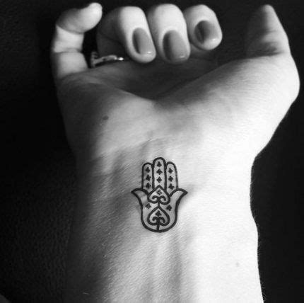 Did the tattoo artist take your black card and rip it up right in front of you? 245+ Spiritual Hamsa Tattoo Designs (2020) Hand With Eye Ideas | Tattoo Ideas 2020
