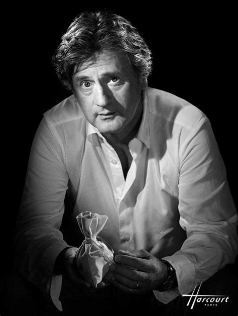 Se passionnant très tôt pour le théâtre, il monte à paris où, recalé au. Spectacle Daniel Auteuil à Bordeaux du 12 décembre 2020 au 26 mars 2021