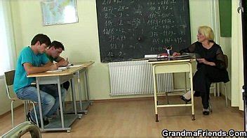 Two dudes bang old teacher 6 min. Two dudes bang old teacher - XNXX.COM