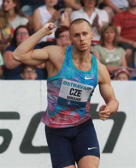 Jakub vadlejch (born 10 october 1990 in praha) is an athlete who competes internationally for czech republic. Vadlejch druhý v Paříži ve vyrovnaném PB - Atletika