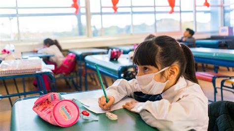 Recordemos que la diferencia sustancial en las restricciones entre uno y otro distrito son las clases presenciales. Más de cinco mil alumnos volverán a las aulas | clases ...