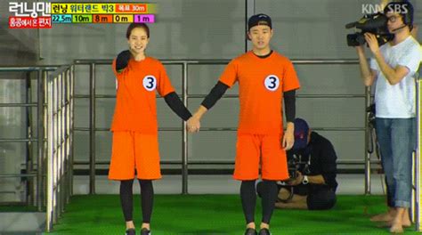 This episode adopt a bit mature theme and concept of being a couple , rather than being jumping this episode is considered as the cornerstone of running man way toward success, because they are at that time still newbie in variety world, the. Episode Running Man Paling Ngakak : Running Man Lovers ì ...