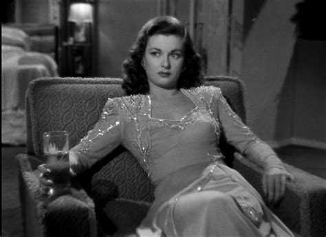 Gotham college professor wanley and his friends become obsessed with the portrait of a woman in the window next to the men's club. The Woman in the Window Blu-ray - Joan Bennett