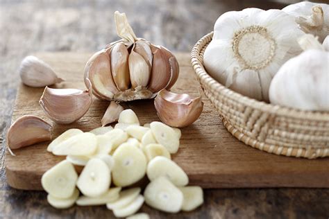 Bawang merah adalah bawang yang memiliki warna kulit merah ungu dan daging berwarna putih berbentuk seperti cincin. Jangan Takut Untuk Makan Bawang Putih Kerana Ia Mempunyai ...