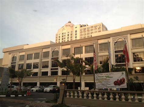 Located in kota bharu, hotel perdana is in the city centre. life for rent: Hotel Perdana Kota Bharu