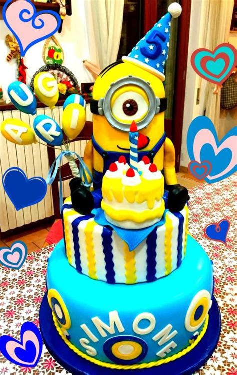 Followed the royal bakery minion tutorial but adapted it for the batman theme. Minions' cake | Minion cake, Cool cake designs, Little boy cakes