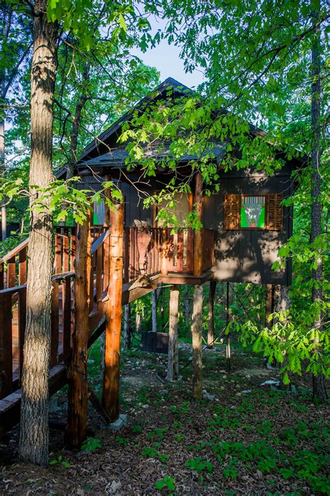 These luxurious cottages are designed and built by the owner! Ultimate Santa Fe Treehouse | Eureka Springs Treehouses ...