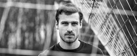 Born 4 october 1991) is a danish footballer who plays as a defender for. Erik Sviatchenko - fotbollsspelaren med ett intresse för ...