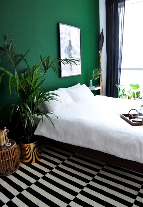 To recreate this bedroom paint idea, choose a soft white paint for the walls and ceiling, and even the floor if you have been blessed with lovely floorboards. 26 Awesome Green Bedroom Ideas | House and Home | Bedroom ...