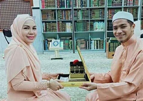 Tidak tahan suaminya terus dikecam dan difitnah, isteri kedua farhan yang dikenali sebagai dr aireen tampil membuka mulut mengenai isu hangat yang melanda rumah tangganya. Lafaz Talak Pada Hari Ke 4 Ramadan, Da'i Farhan Sudah ...