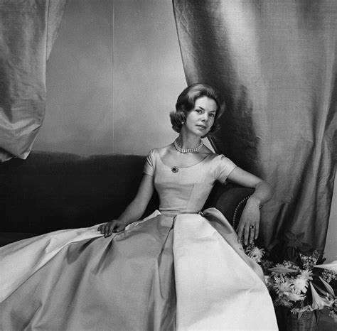 26 august 1968 | katharine, duchess of kent peers from the rear window of a car. Katherine Worsley, later Duchess of Kent in 1961 | Royal ...