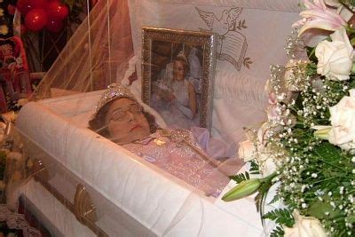 When you see what she does, you'll be terrified! Beautiful Girls & Women Dead in Their Coffins