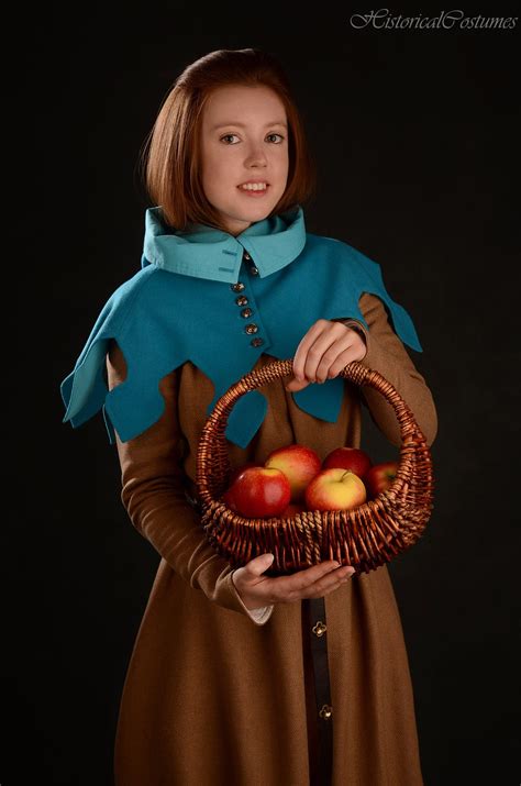 historicalcostumes-historical-costume,-medieval-clothing,-woolen