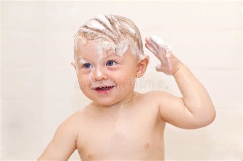 Pulling my shorts to the side (oc). Cute Baby-boy Washing His Hair Stock Image - Image of bath ...