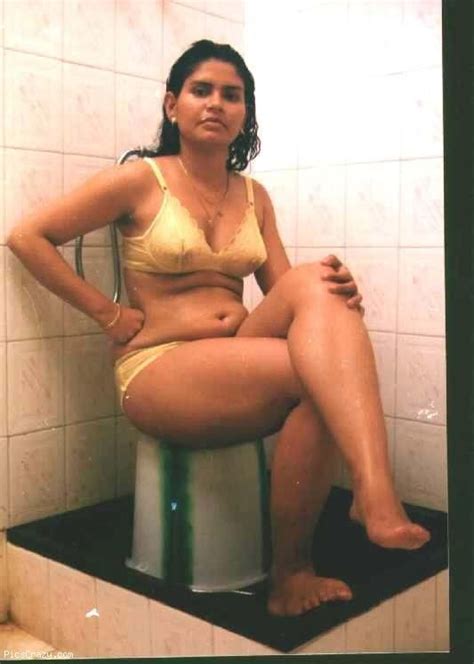 See related links to what you are looking for. American Girls: Hot Tamil House Wife Aunties Bathing photos