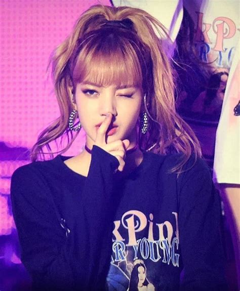 Discover images and videos about blackpink aesthetic from all over the world on we heart it. #Lalisa #Lisa #blackpink #lisa2018 #beauty #model em 2019 ...