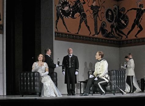 Elina garanca vient de publier un récital sacré et sincère intitulé meditation chez deutsche reste, le portrait en triptyque de la maréchale, octavian et sophie qui sous la plume du compositeur demeure. Met Opera: Der Rosenkavalier | Classical MPR