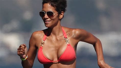 Congratulations, you've found what you are looking hollyxxx gets spunked in bukkake ? Celebrity Bikini: Halle Berry - Splash News | Splash News ...