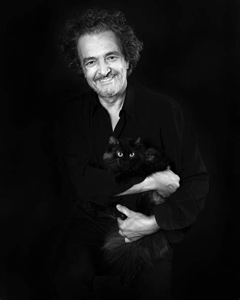He is an actor, known for 98 octanas (2006), fascínios (2007) and jura (2006). Rogério Samora declara-se a Alexandra Lencastre: «Esta sim ...