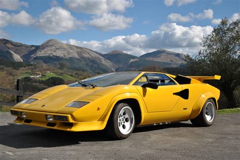 The lamborghini countach is one of the brands most iconic models and it's being reborn for the 21st century. 1982 Lamborghini Countach LP 5000 S - Torre Loizaga
