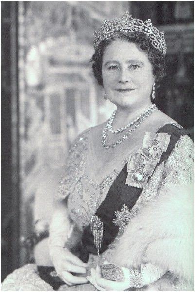 How queen elizabeth's cousins secretly lived in a psychiatric hospital this link is to an external site that may or may not meet accessibility guidelines. Pin by Linda Brazzell on Q. Elizabeth ll & Royal Family ...