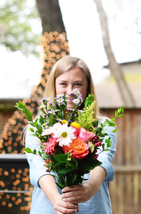 Order flowers online, send happiness! Urbanstems Valentine's Day Flowers - Natalie Paramore