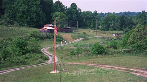 Location was great, close to fayetteville and several popular walls. Cooter's Cabins & Campin'