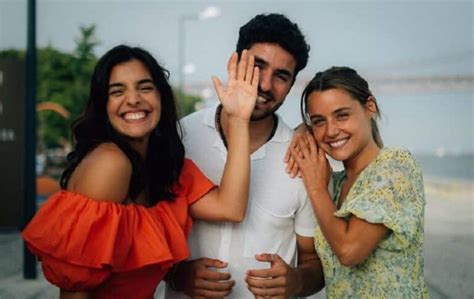 Veja diversos tipos de delineadores, maquiagem com glitter, colorida, fácil de fazer e cair na folia no maior estilo! Nova novela da TVI tem triângulo com Bárbara Branco, José ...