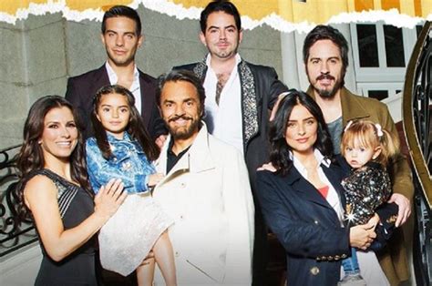 A poco más de un año de separarse de aislinn derbez, mauricio ochmann ya tiene un nuevo romance. Entérate: Mauricio Ochmann rompe con los Derbez | Puebla ...