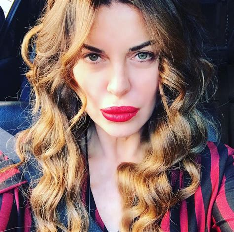 Alba parietti ha tagliato i capelli post mare per il «back. Alba Parietti, il tragico incidente: "Incastrata sotto le ...