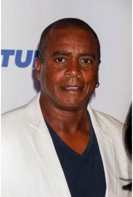 Ahmad rashād (born robert earl moore on november 19, 1949) is an american sportscaster (mostly with nbc sports) and former professional football player. Who is Ahmad Rashad Dating? | Relationships Girlfriend ...