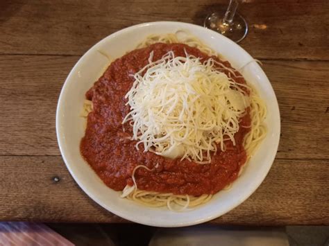 Dat heeft vooral te maken met de beroemde spaghetti kastart, die. Recept Kastart Saus - Negenduust - Saus is gemakkelijk te ...