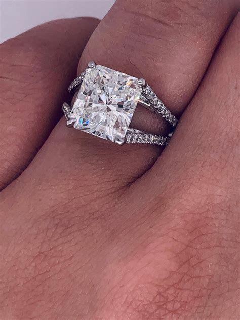 Some engagement rings feature a centrepiece with a cluster of smaller stones that are set to give the look of a larger stone, or to create a unique shape, called cluster engagement rings. GIA Certified 4.18 Carat Radiant Cut Engagement Ring, Flawless For Sale at 1stdibs