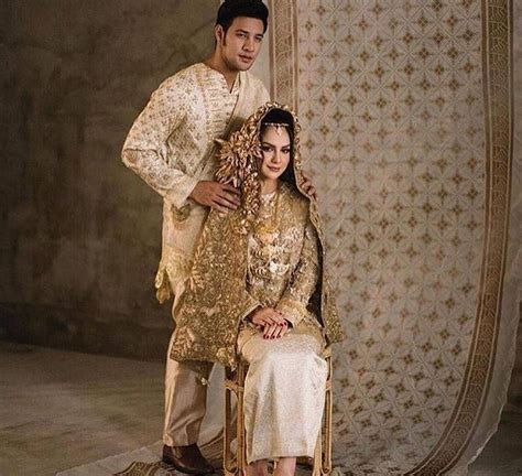 Foto prewedding ammar zoni irish bella. Ammar Zoni - Irish Bella Prewedding Bergaya Bollywood ...